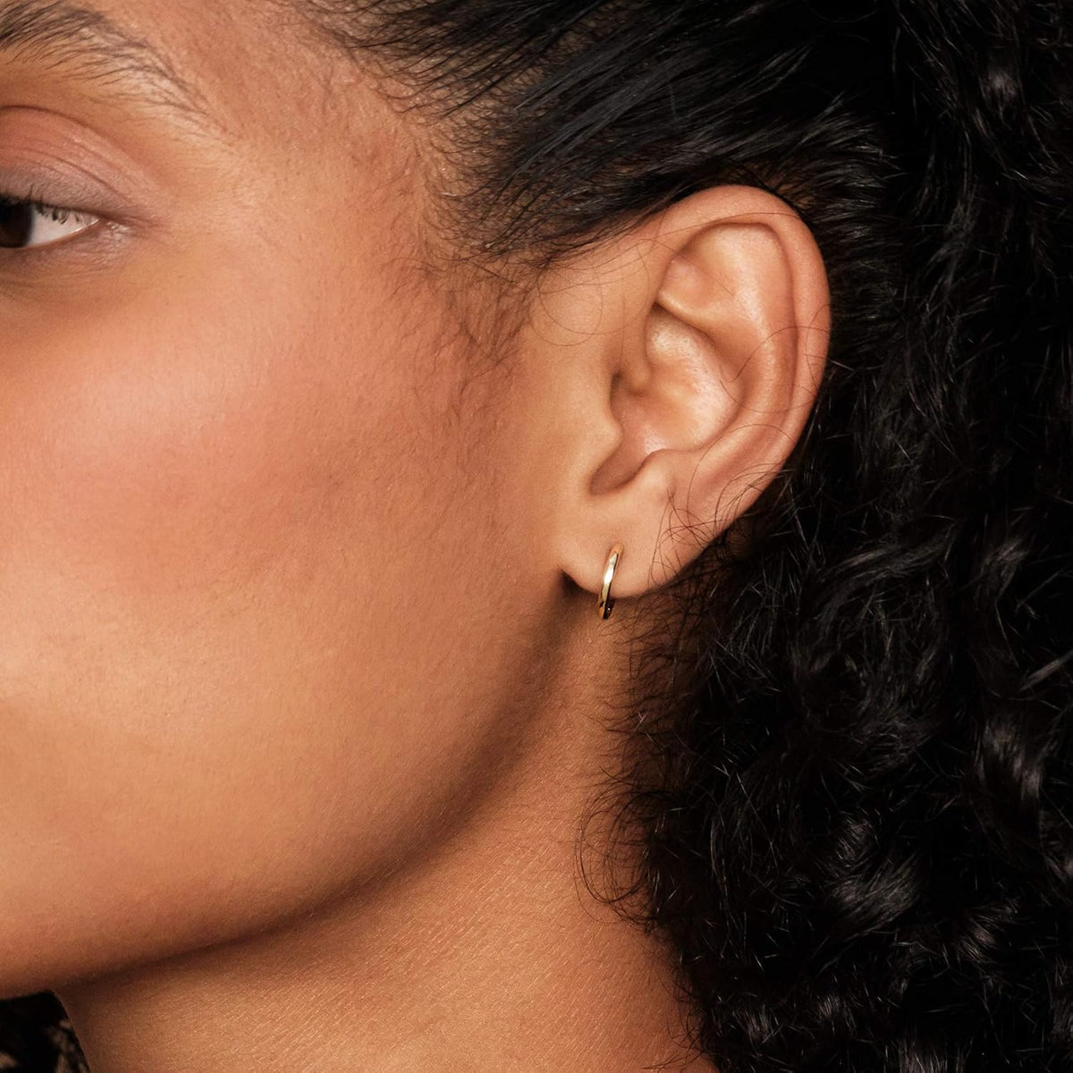 Everyday Huggies – Small Gold Hoop Earrings