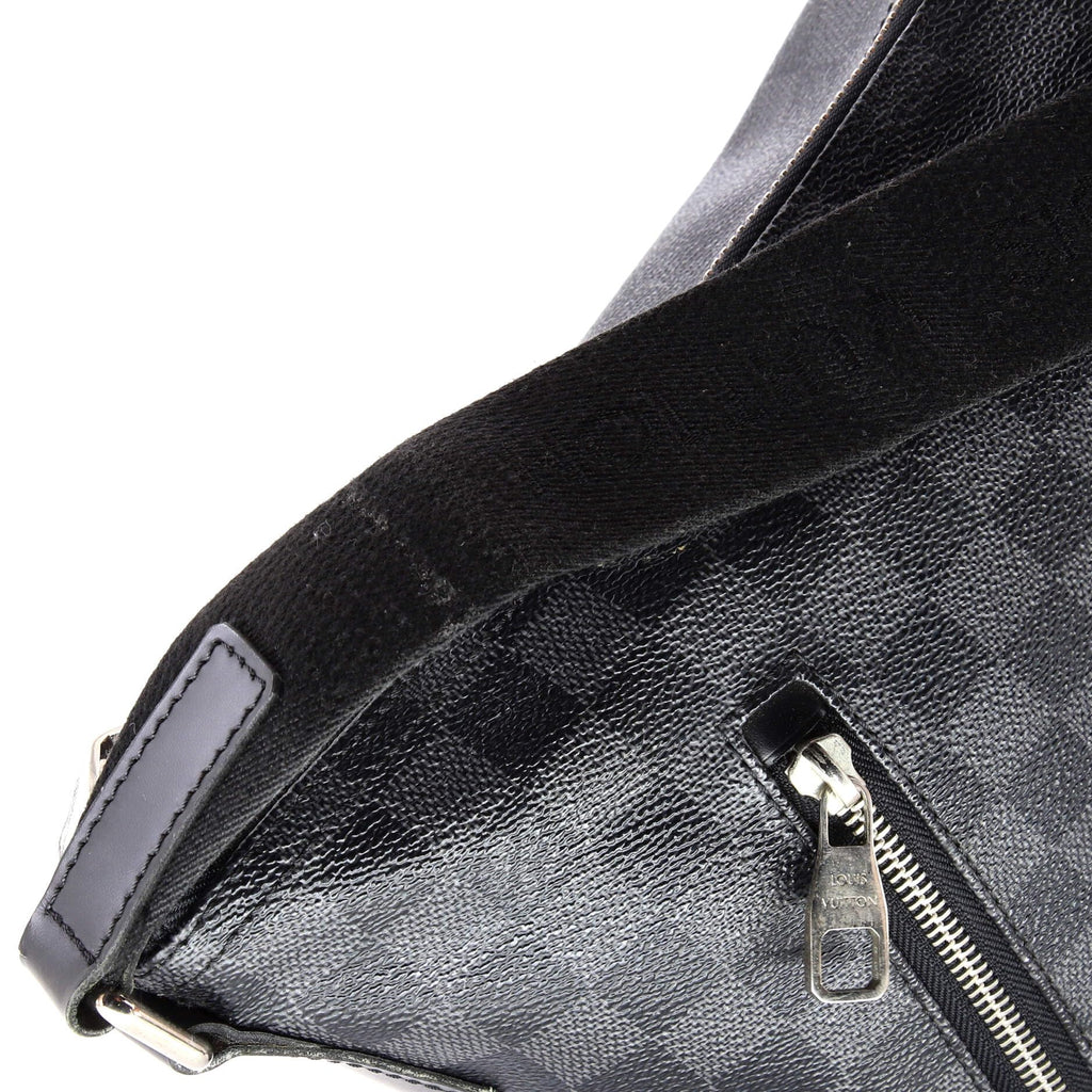 Louis Vuitton, Pre-Loved Mick Messenger Bag MM, Black