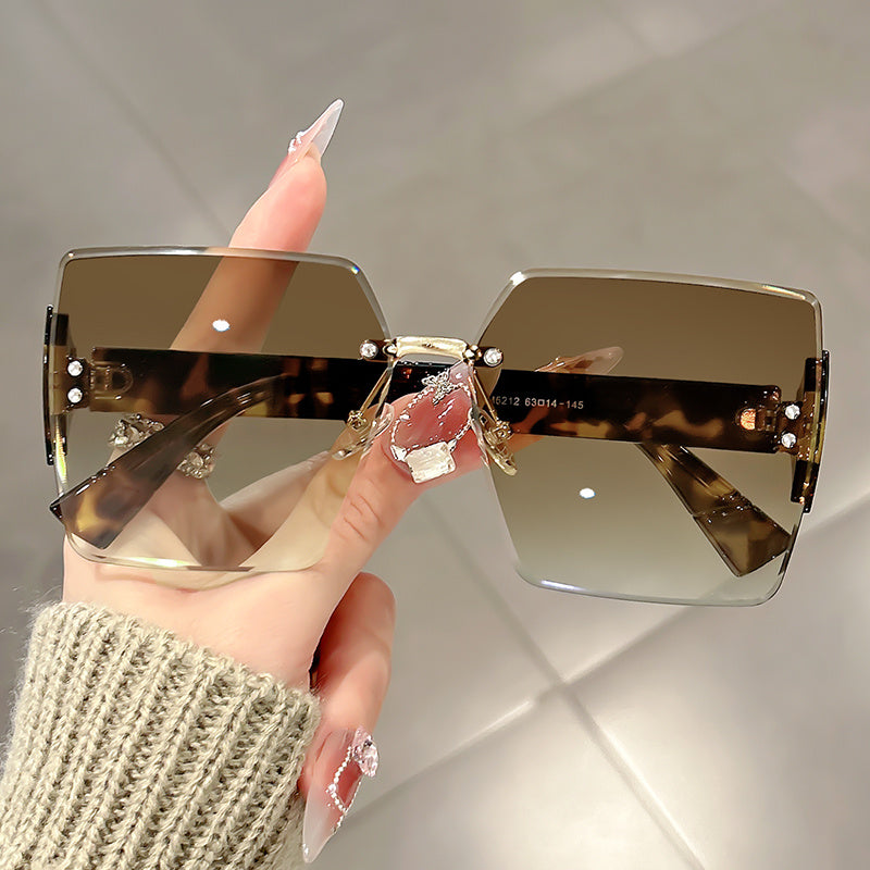 Women Rimless Oversized Square Sunglasses, Frameless Cut Edge Design Gradient Tinted Lenses, UV400 Protection Fashion Statement Eyewear, Lightweight Comfortable Sun Glasses Suitable For Beach Vacation