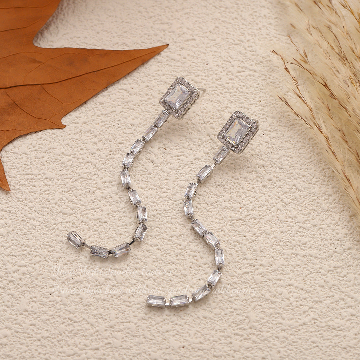Let Me Shine  Xu Yan And Zhao Lusi's Same Style Earrings Collection, Simple, Light Luxury, Fashionable And Versatile Temperament Stud Earrings
