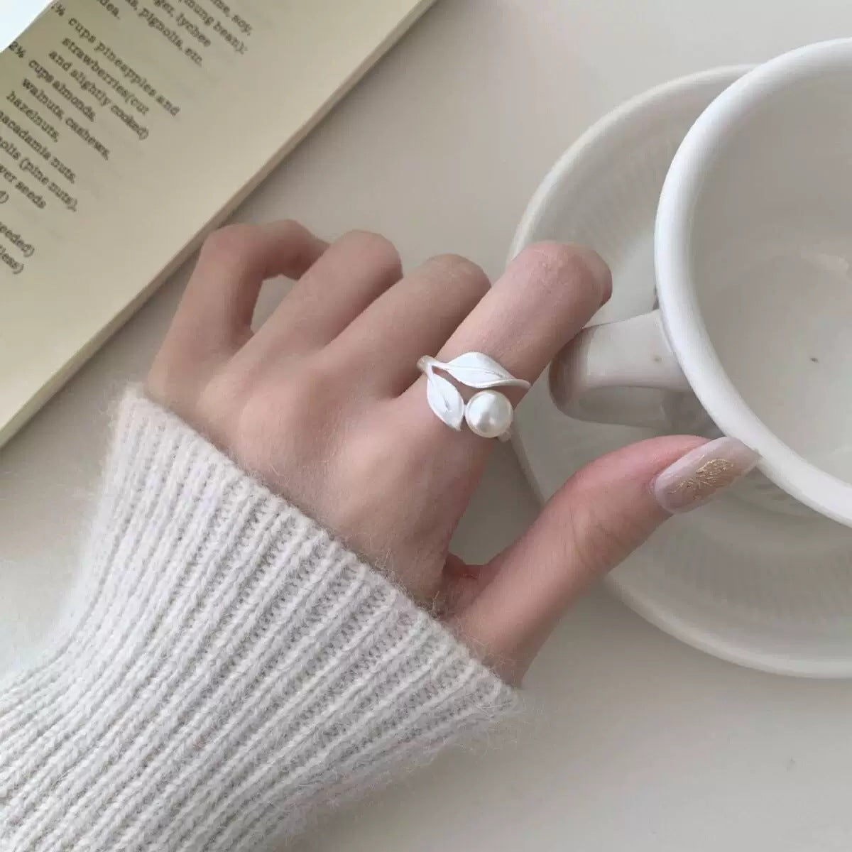 Sweet Leaf Women Ring, High-End Fashion Elegant Versatile Stackable Delicate Open Band, Ins Style Index Finger Ring
