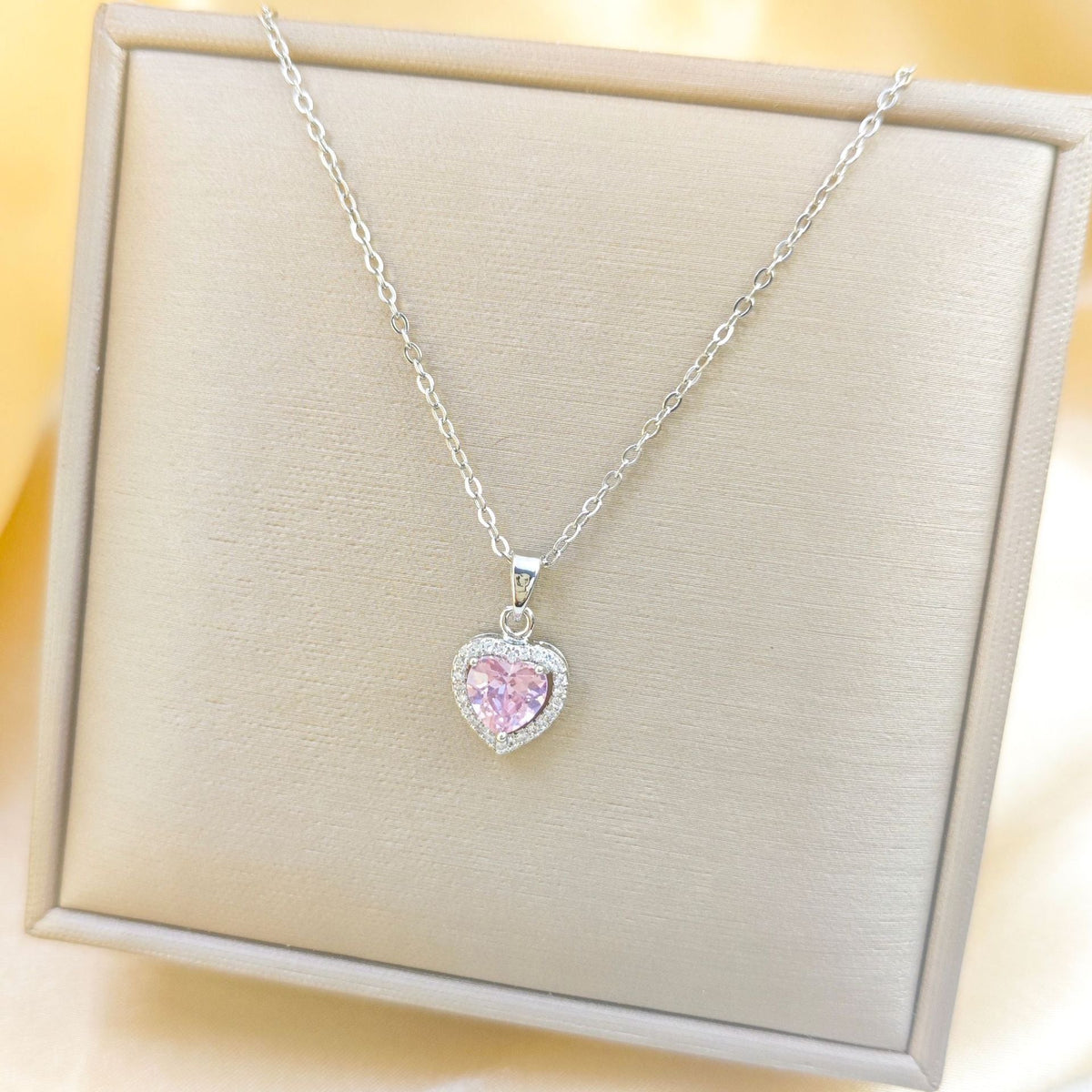 Light Luxury Titanium Steel Love Heart Necklace For Women, Non-Fading Clavicle Chain, Fashionable Zircon Pendant