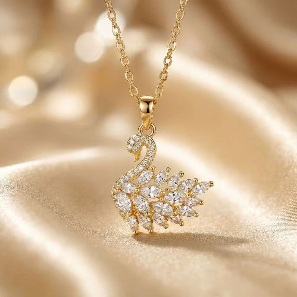 Fashionable And Versatile Delicate Pendant Necklace