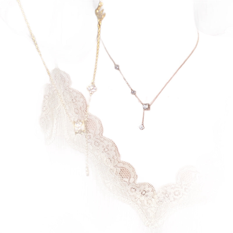 Light Luxury Niche Design, High-End Small Waist Four-Leaf Flower Necklace, Tassels, Sweet Elegant, Fashionable And Versatile Clavicle Chain