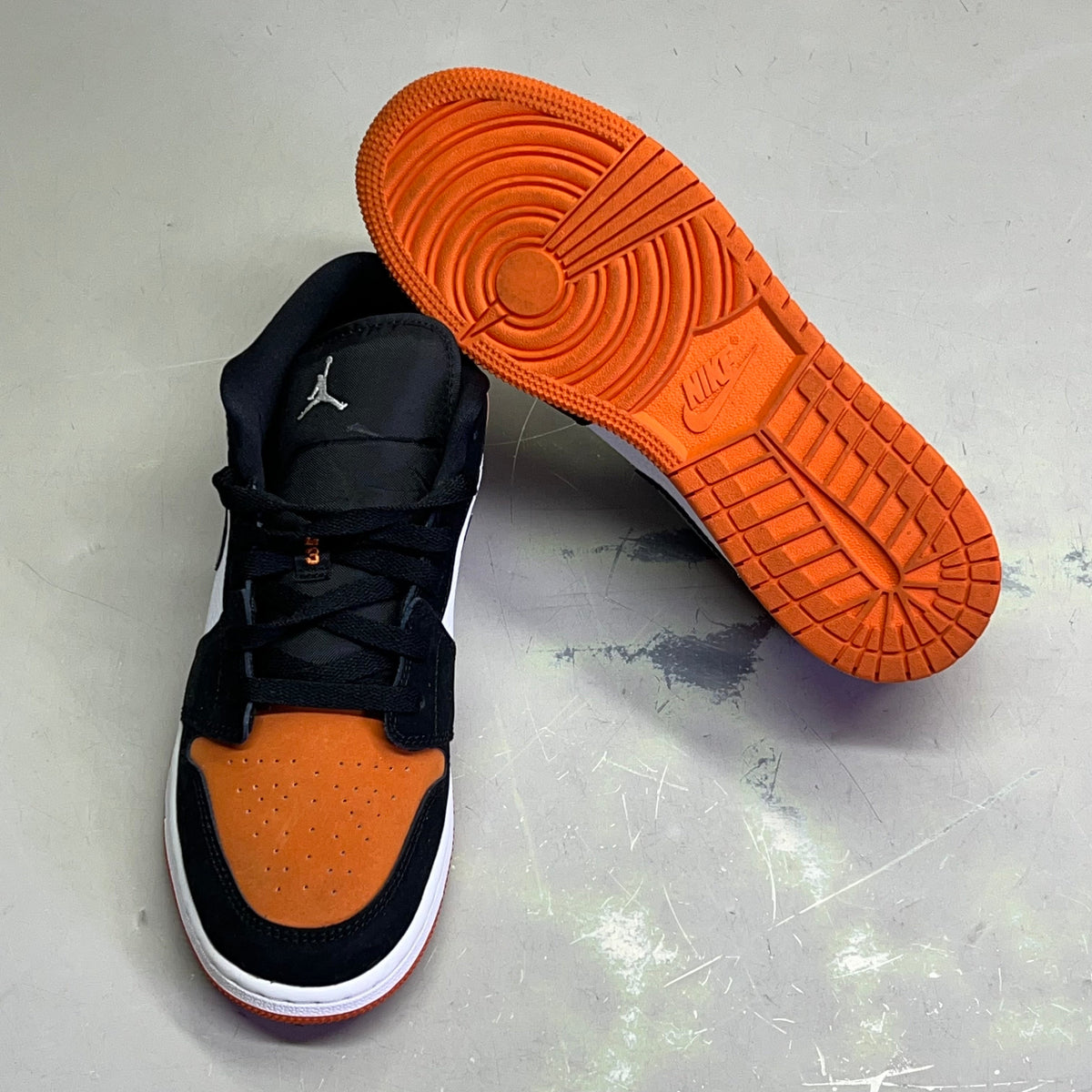 NIKE Air Jordan 1 Low Shattered Backboard Shoes Boys Sz 7Y Orange/Black (Pre-Owned)