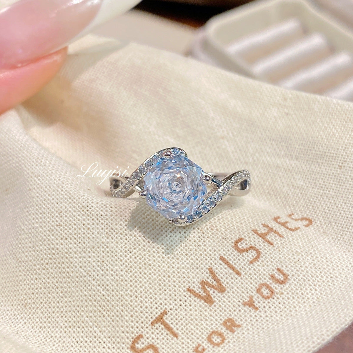 French Light Luxury Octagon Millennium Rose Cut Flower Ring For Women, High-End Inlaid High Carbon Diamond Full Paved Colored Gemstone Ring
