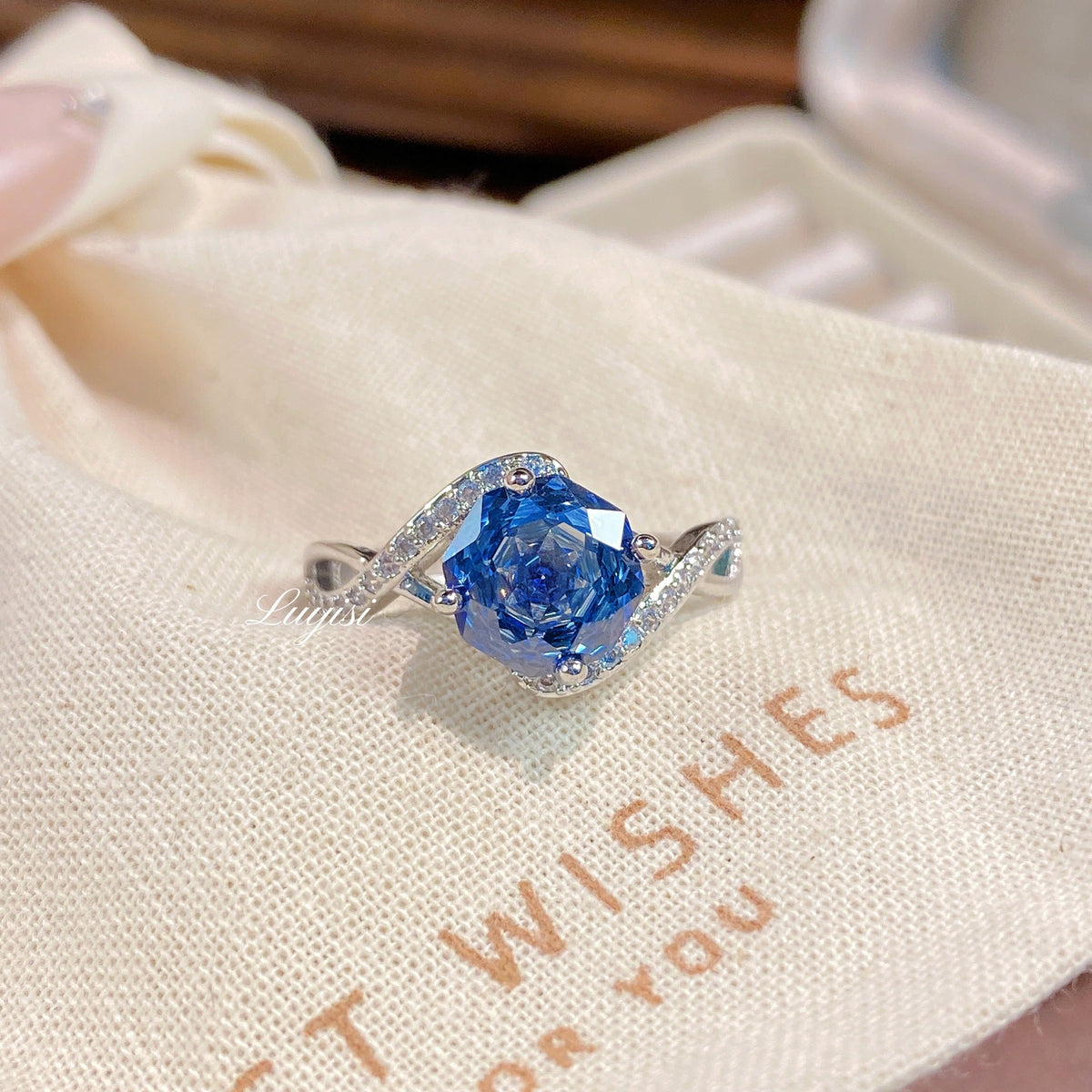French Light Luxury Octagon Millennium Rose Cut Flower Ring For Women, High-End Inlaid High Carbon Diamond Full Paved Colored Gemstone Ring