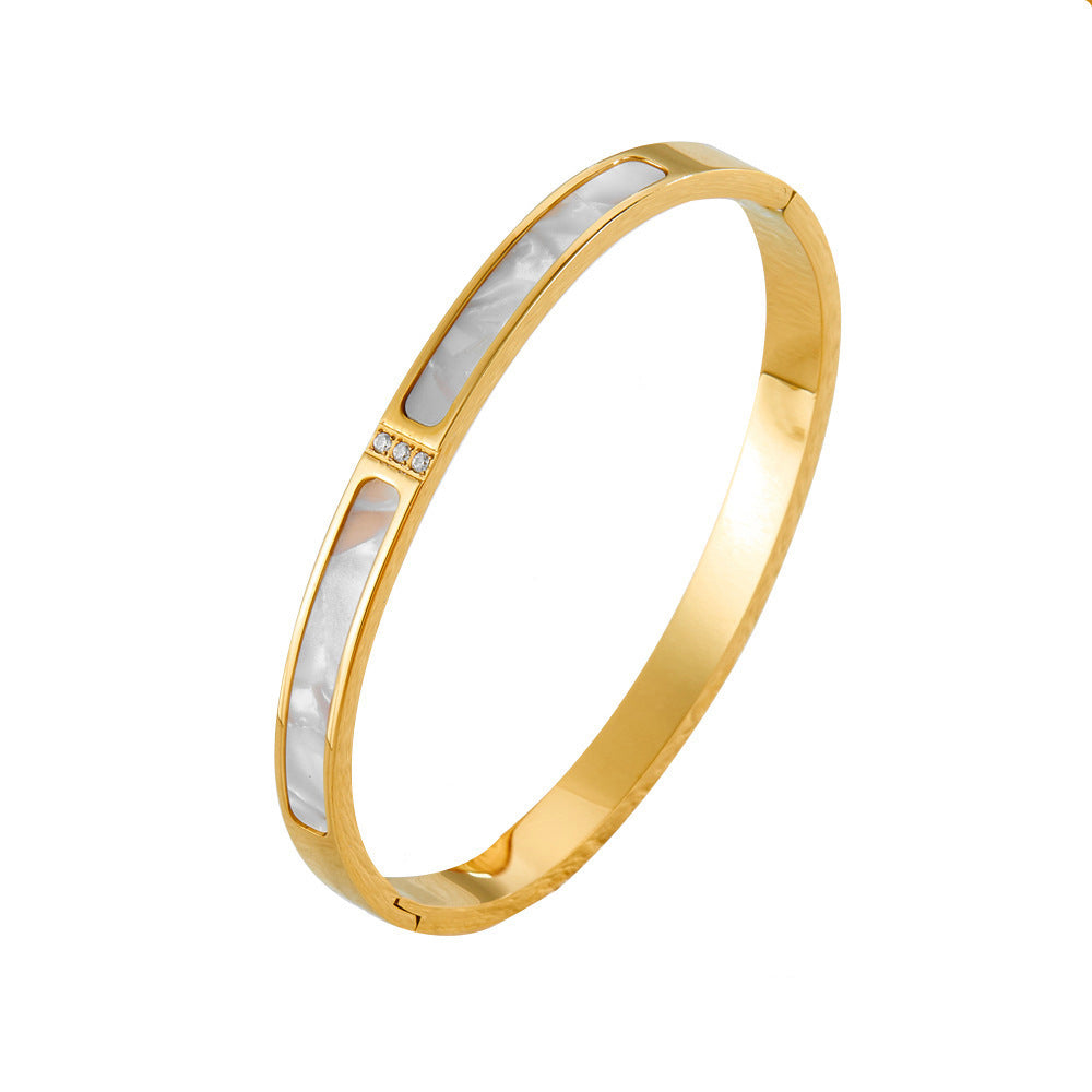 Three-Diamond White Shell Titanium Steel Clasp Gold Bracelet