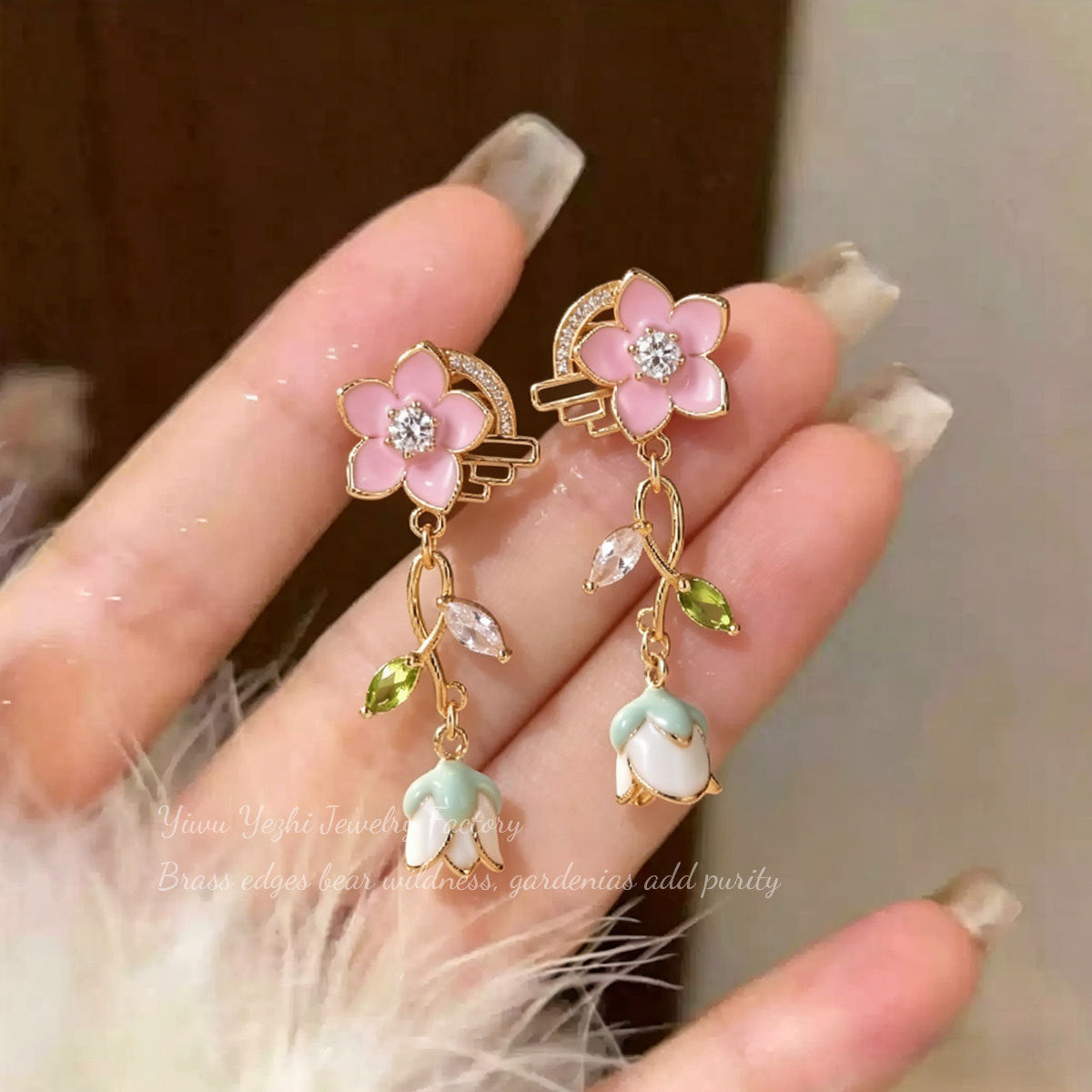 Korean-style Long Floral Earrings For Women, Sweet And Elegant, Niche Design, Small Fresh Diamond-studded Floral Earrings Wholesale