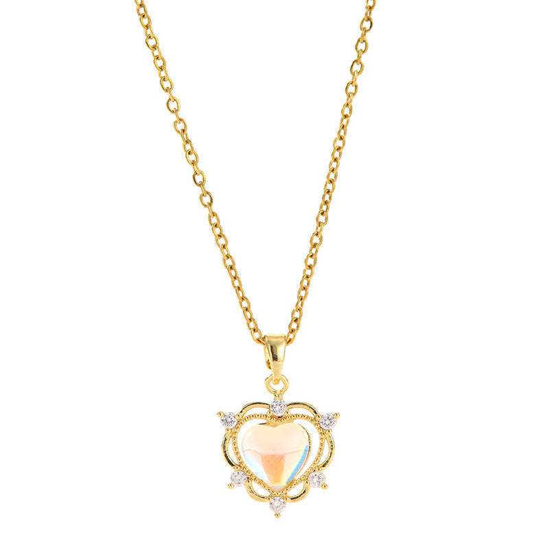 New Heart-shaped Necklace With A Gradient Design And A Premium Feel