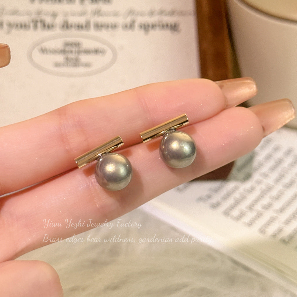 Light Luxury Niche Design Pearl Earrings For Women 2025 New Popular Elegant Earrings High-End Small Fragrance Earrings