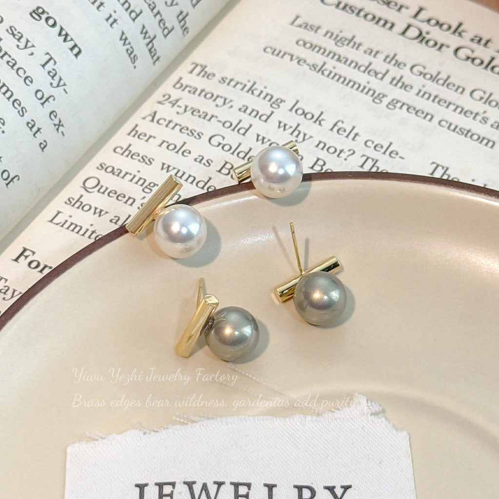 Light Luxury Niche Design Pearl Earrings For Women 2025 New Popular Elegant Earrings High-End Small Fragrance Earrings