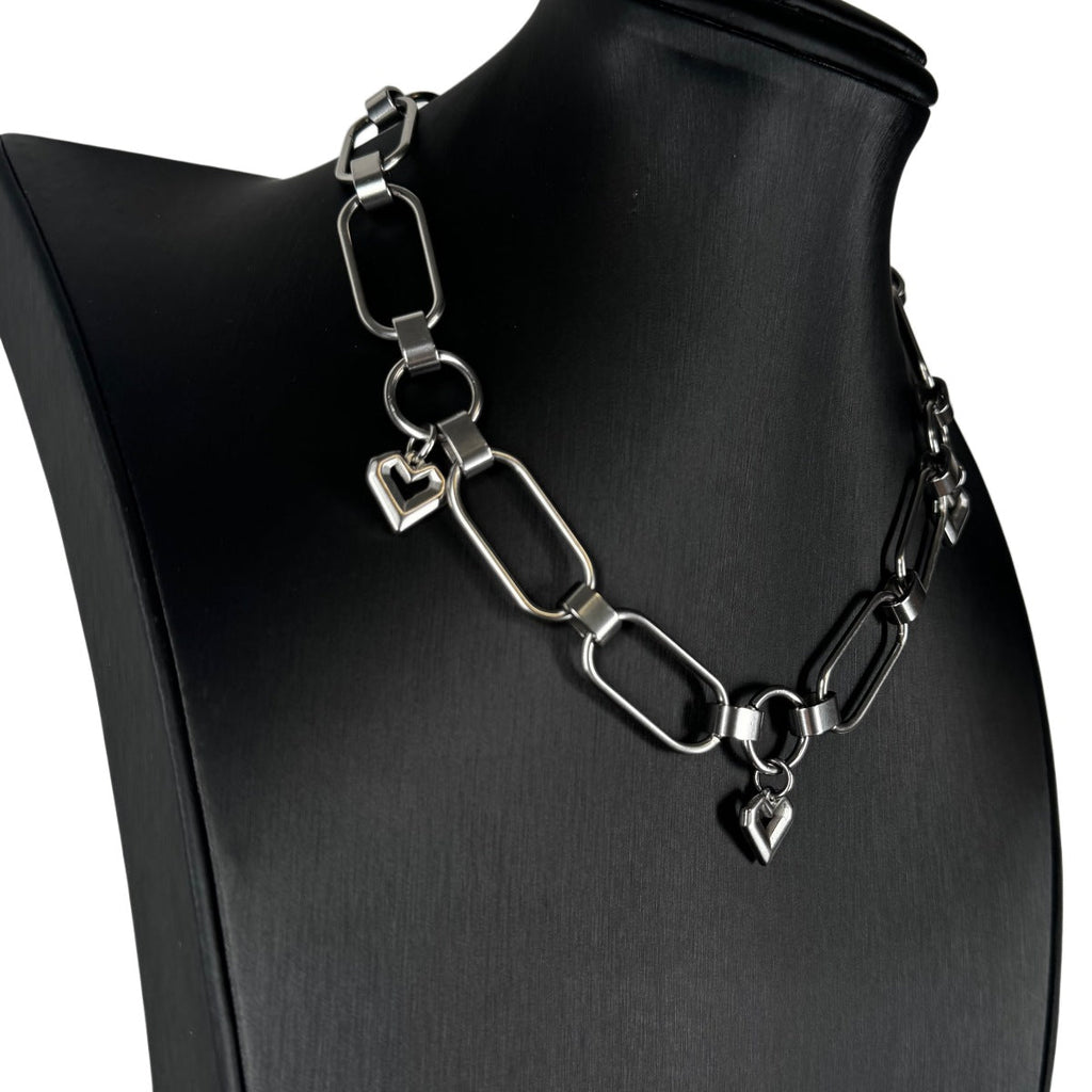 Niche Designer Wide-chain Collarbone Necklace With A Heart Charm