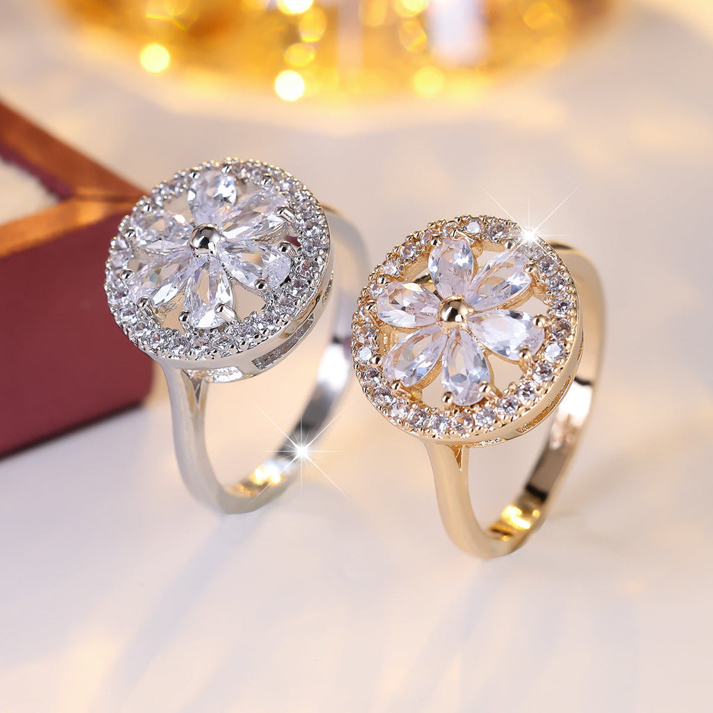 Hot Selling Rotating Snowflake Ring Elegant Cubic Zircon Statement Ring For Women