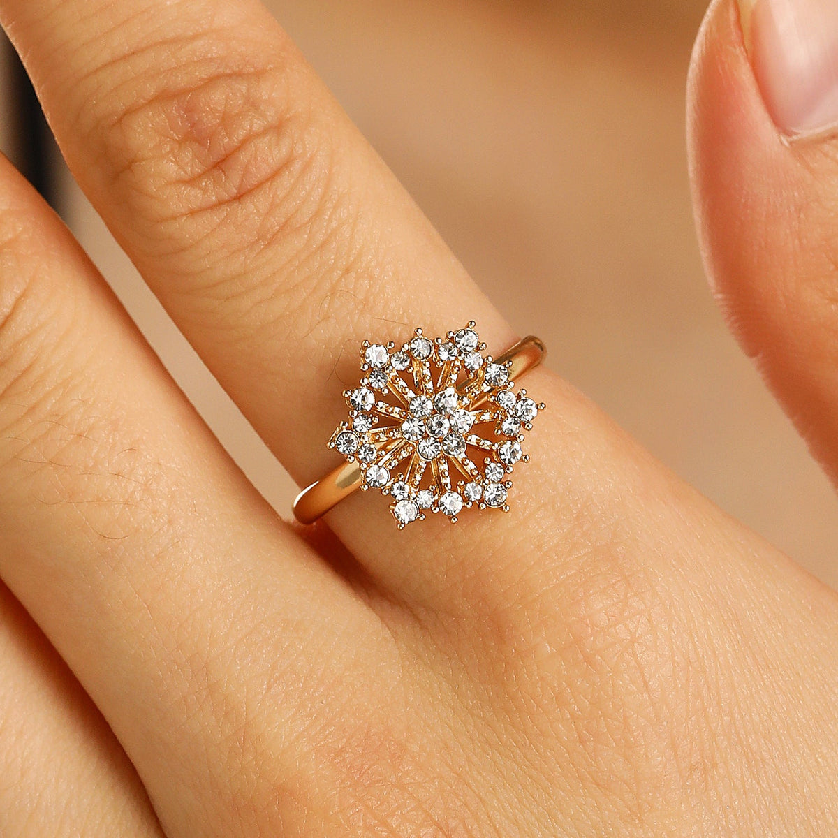 Gold Hollow-out Diamond-inlaid Open Ring