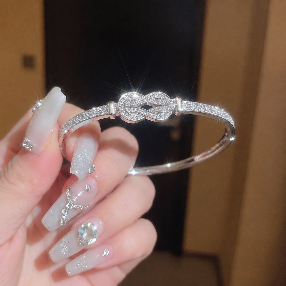 Versatile Knot Bangle For Women, Luxury Niche High-End Zircon Knotted Bracelet, Daily Commute Internet-Famous Hand Jewelry