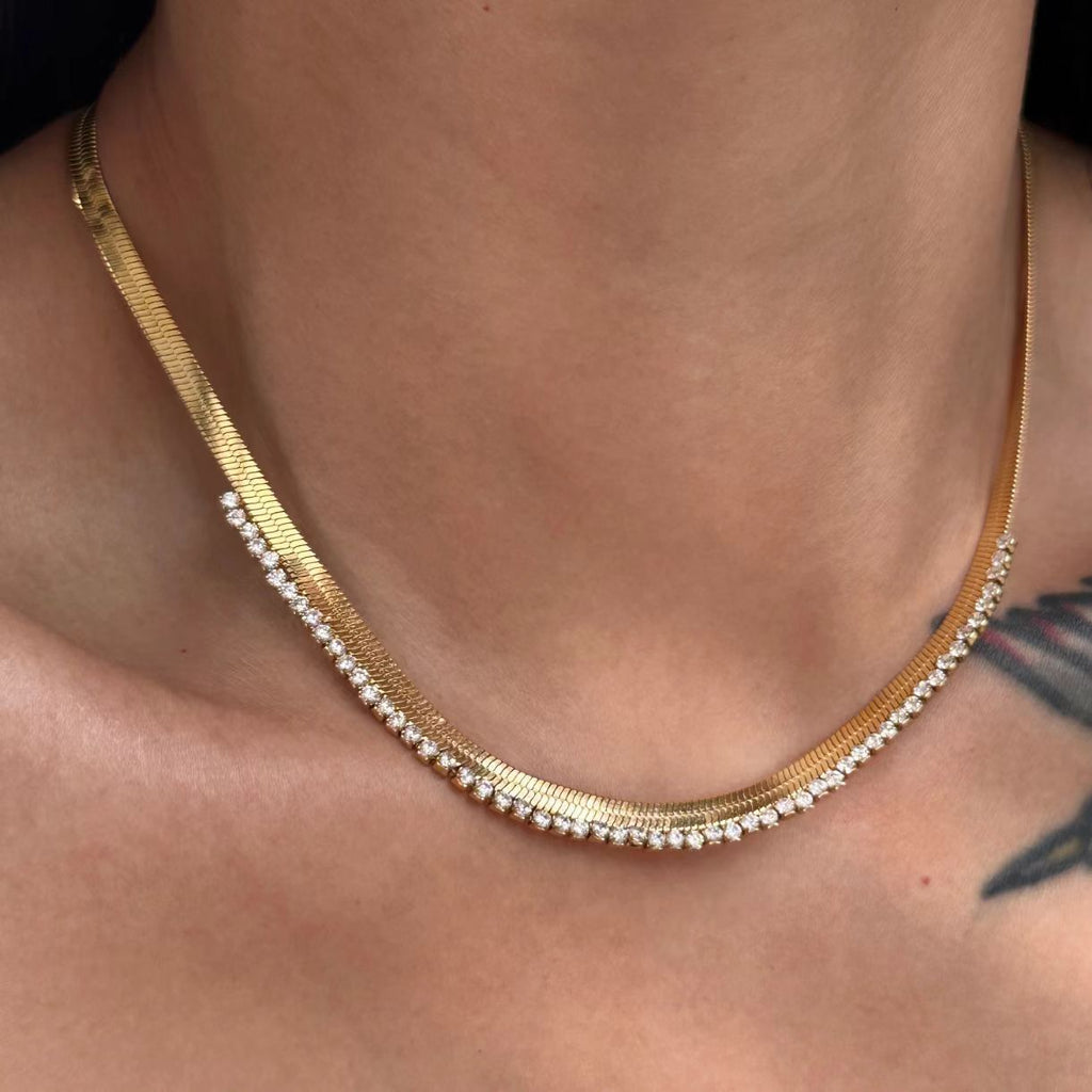 Super Shiny Jewelry 18K Gold Electroplated Titanium Steel Summer Ootd Super Shiny Light Luxury Half-Diamond Blade Chain Clavicle Necklace