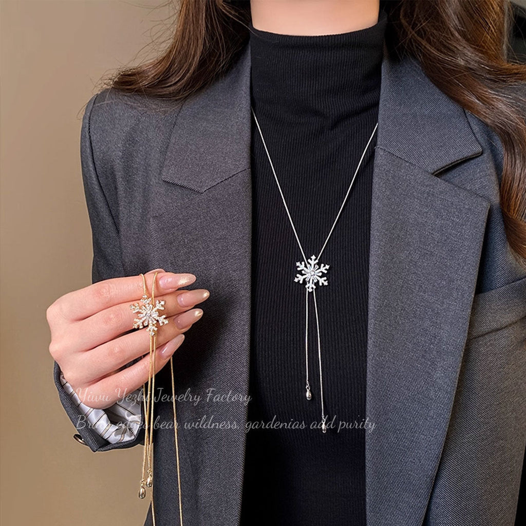 Pull-Out Zircon Snowflake Long Necklace For Women, Accessible Luxury, High-End, Elegant, Fashionable And Versatile Necklace Sweater Chain