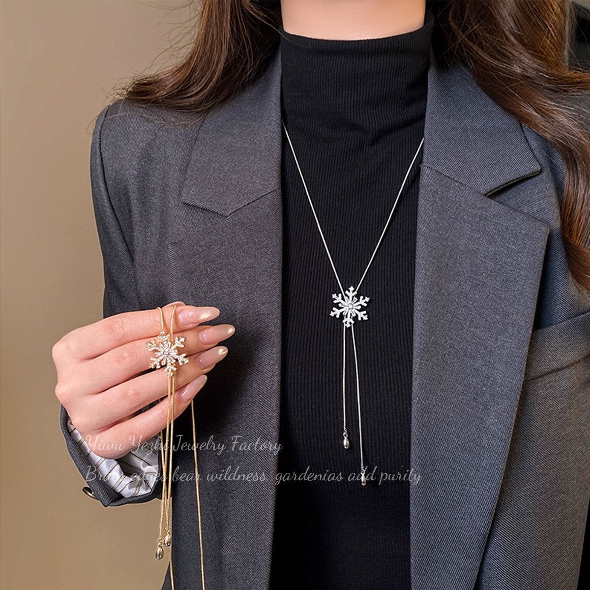 Pull-Out Zircon Snowflake Long Necklace For Women, Accessible Luxury, High-End, Elegant, Fashionable And Versatile Necklace Sweater Chain