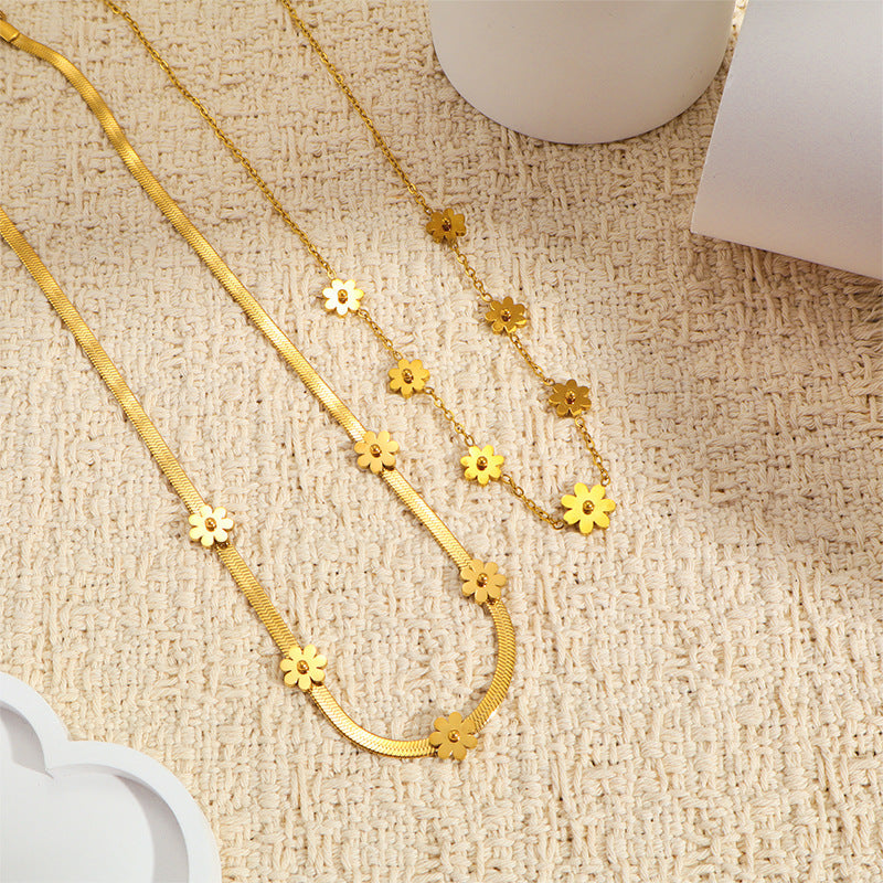Womens Affordable Luxury High-end Blade Chain