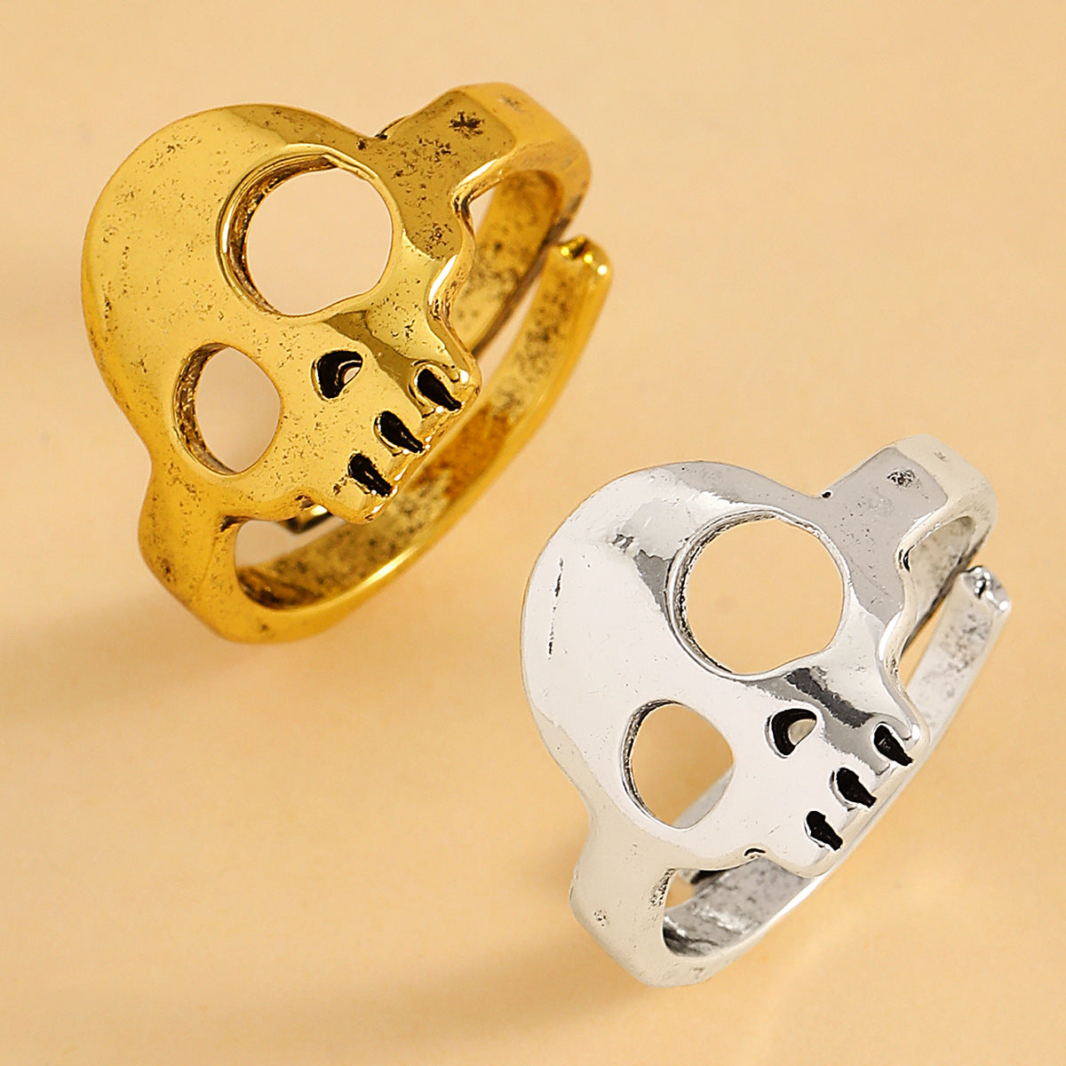 Retro Distressed Skull Open Ring Unisex Design