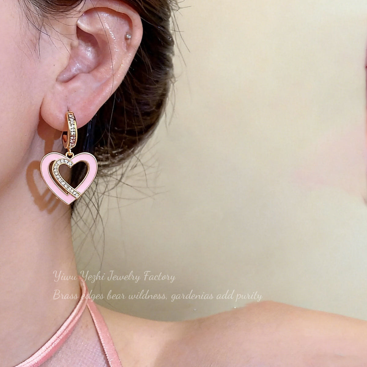 Korean-style Retro Fashion Oil-drip Heart Earrings For Women, New Unique Niche Zircon Heart-shaped Earrings