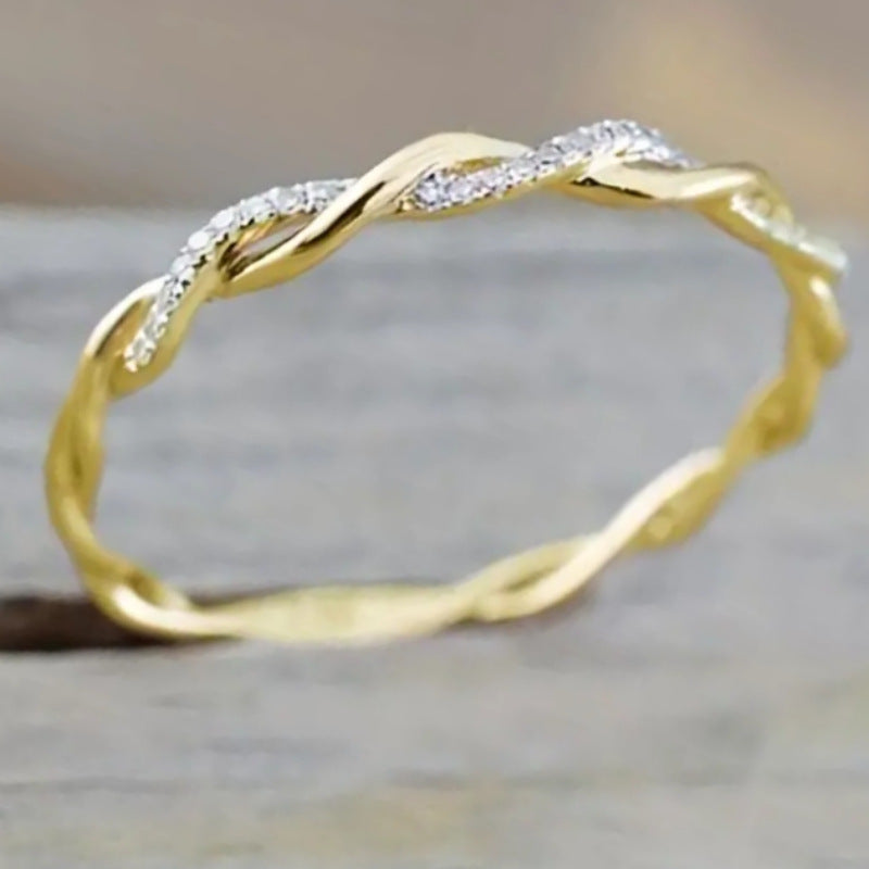 Fashionable And Minimalist Diamond-studded Twist Ring