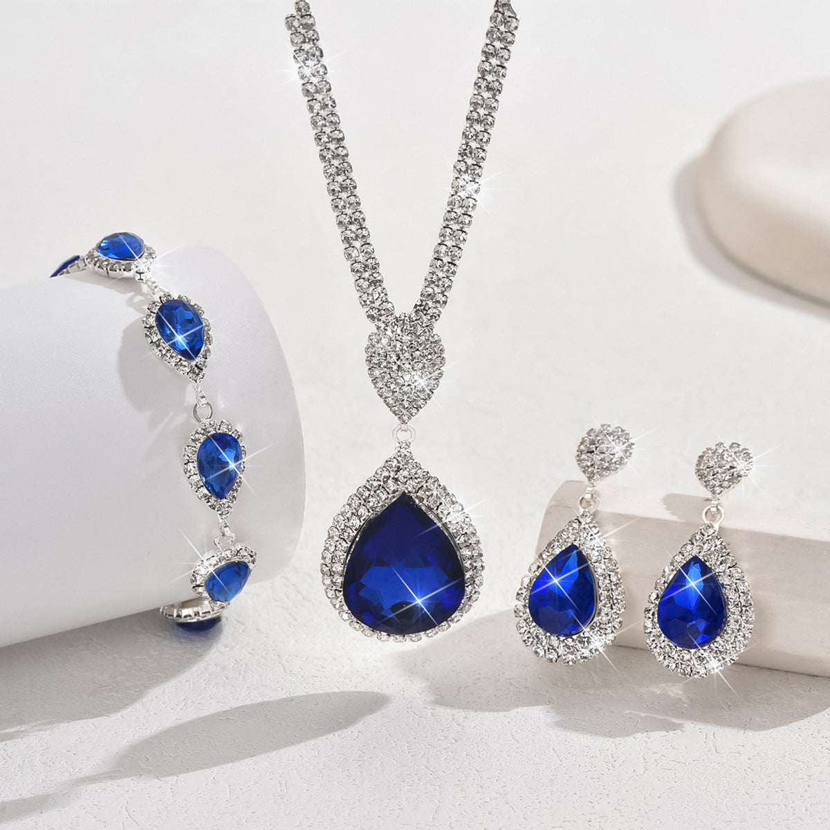 Fashion Temperament Red Sapphire Blue Water Drop Pendant Light Luxury Design Niche Trend Suit All-match Wholesale