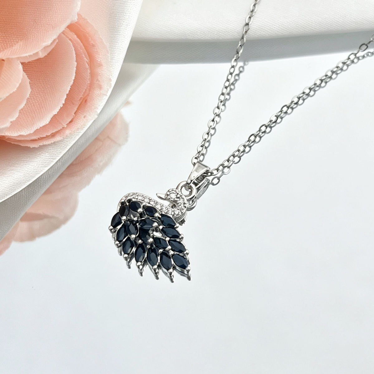 Light-luxury High-end Clavicle Chainelegant And Minimalist Necklace Accessory