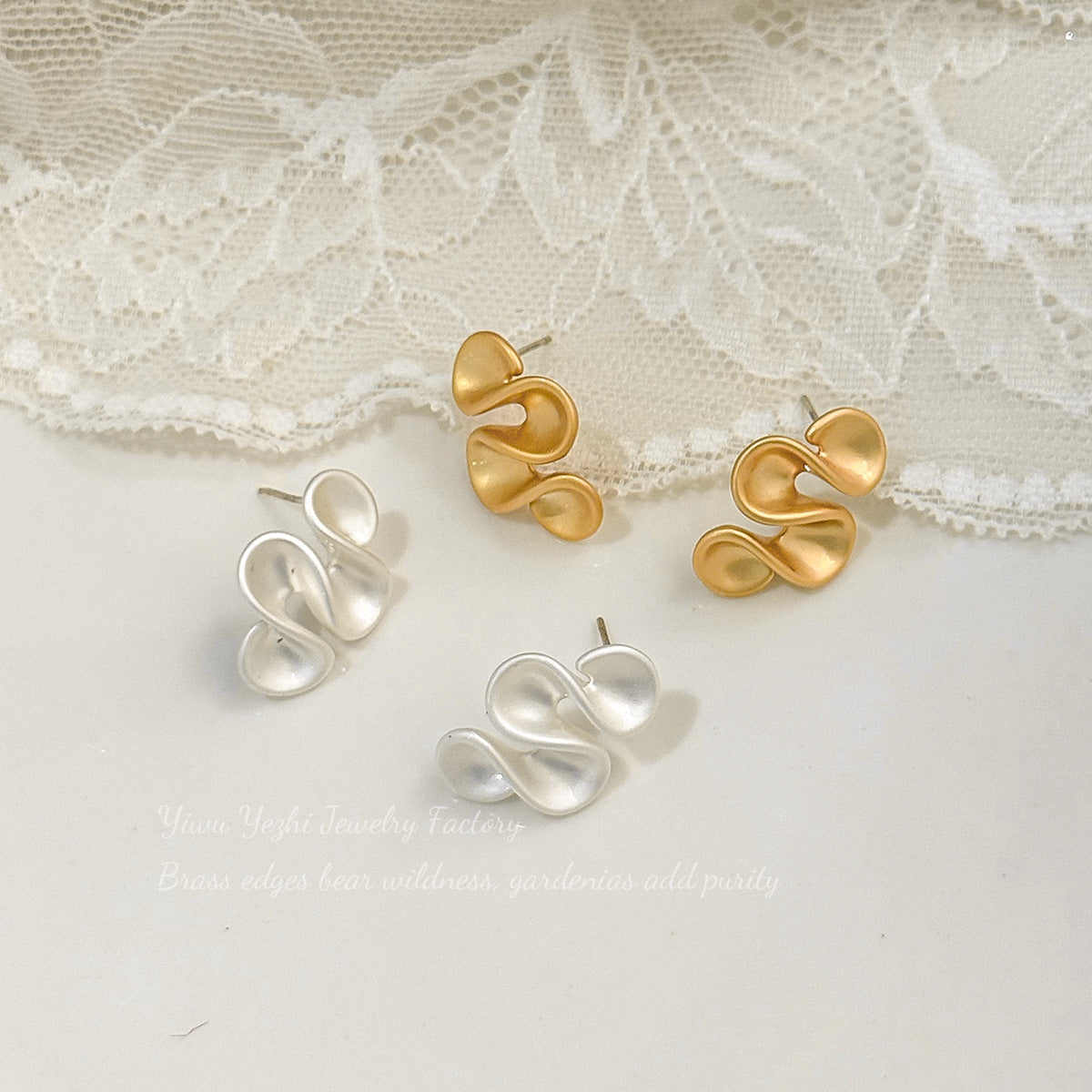 French-Style Pleated Flower Stud Earrings, Korean And Japanese Niche Bright Silver Earrings, High-End Fashion Temperament Minimalist Style Earrings Wholesale