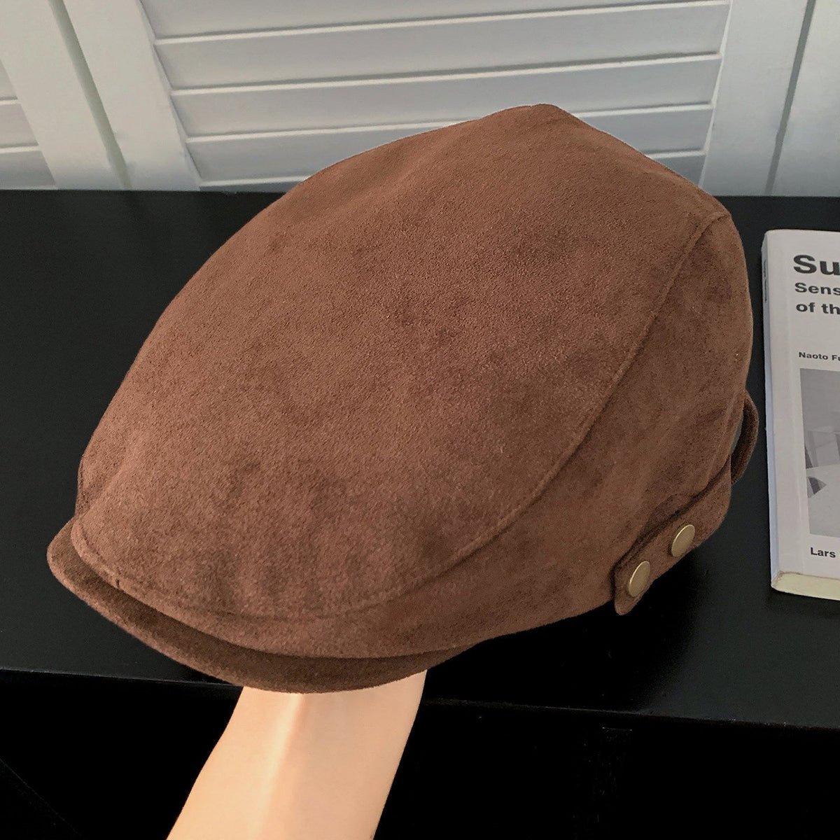 Maurad Brushed Wool Soft Retro Forward Hat For Autumn And Winter, With Artistic Style. Buckle On The Side For A Casual Look