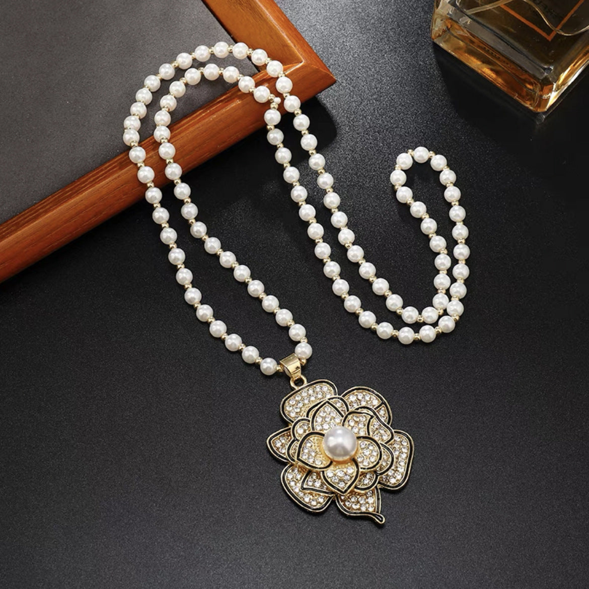Korean Style Versatile Fashion Flower Sweater Chain Autumn And Winter Accessories Long Necklace Women's High-End Cat's Eye Pendant Camellia